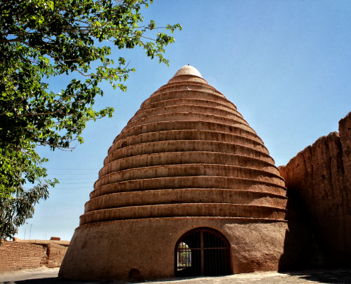 Zavareh Yakhchal