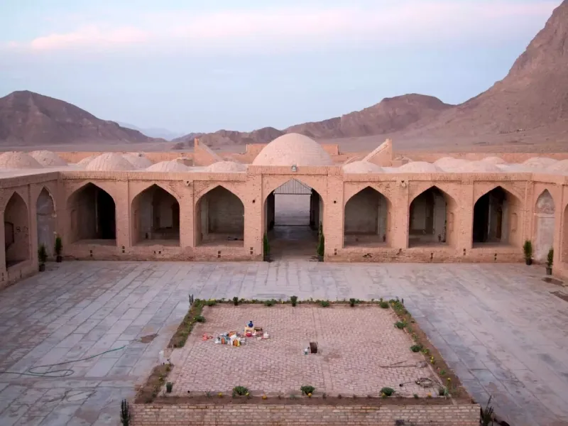 معنی کاروانسرا